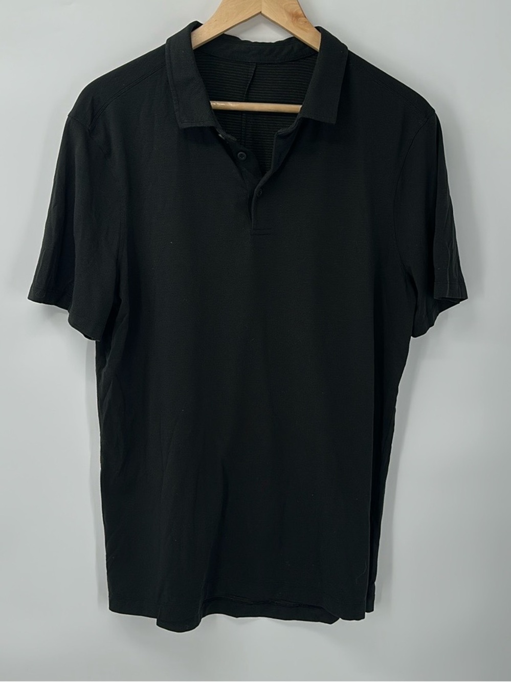 Mens Lululemon collar t- shirts lot